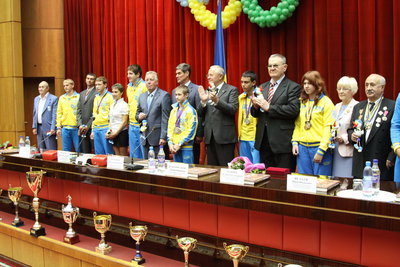 Почесні гості разом із Запорізькими призерами I Олімпійських ігор у Сингапурі