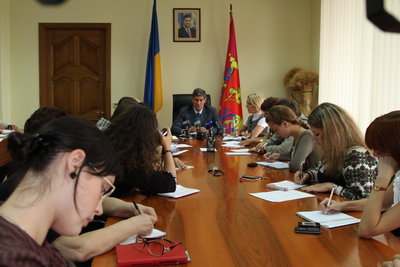 Голова ОДА Борис Петров відповідає на запитання журналістів
