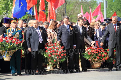 Покладання квітів
