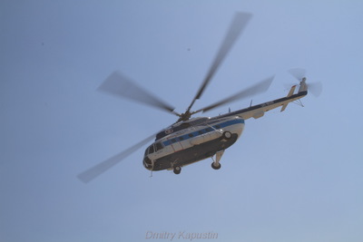 У Запоріжжі Миколі Азарову продемонстрували перший український гелікоптер