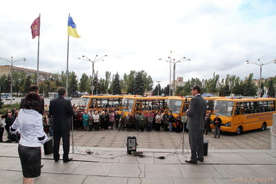 Автобуси були придбані на кошти зекономлені при проведенні тендерів при ОДА