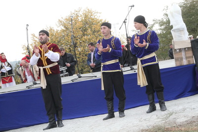 ІІ Всеукраїнський козацький фестиваль «Покрова на Хортиці» розгорнулось біля «Запорозької Січі»