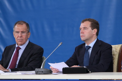 Д. Медведєв та С. Лавров 