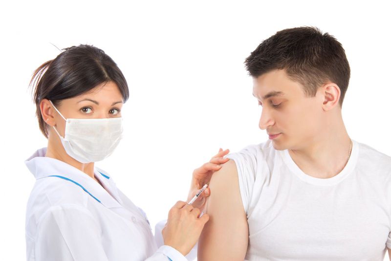 Щорічна вакцинація захистить організм від вірусів грипу