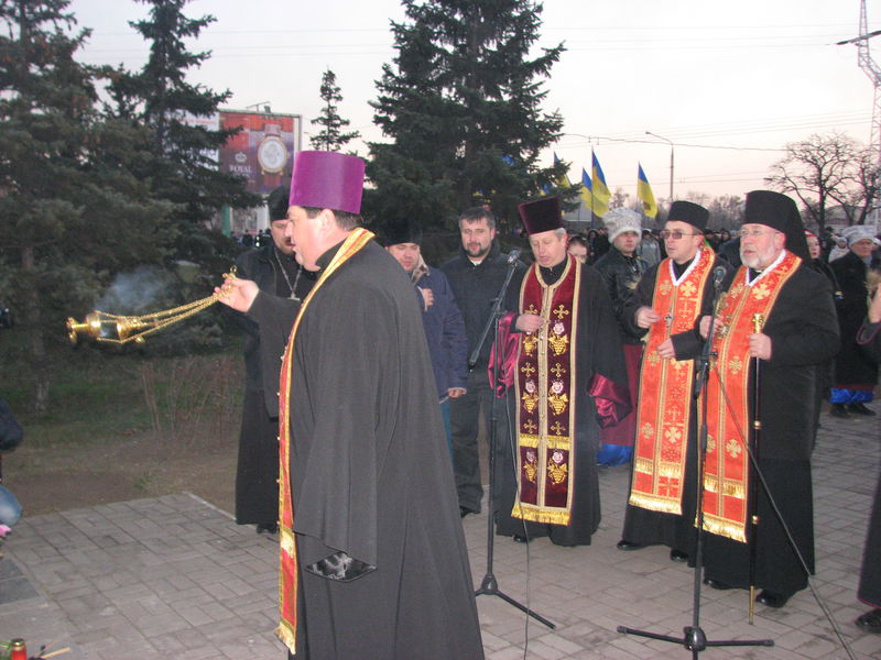 Запоріжці запалили свічки на вшанування пам’яті жертв Голодомору
