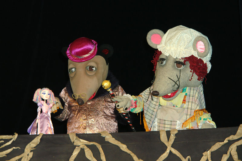 Запорізький обласний театр ляльок  відзначив свій ювілей подарунками дітям