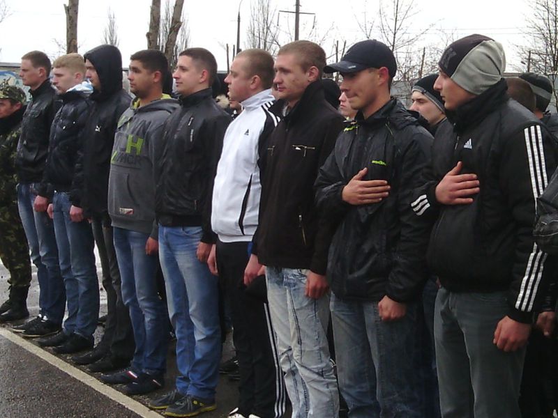 Перші запорізькі призовники відбули в Збройні Сили України