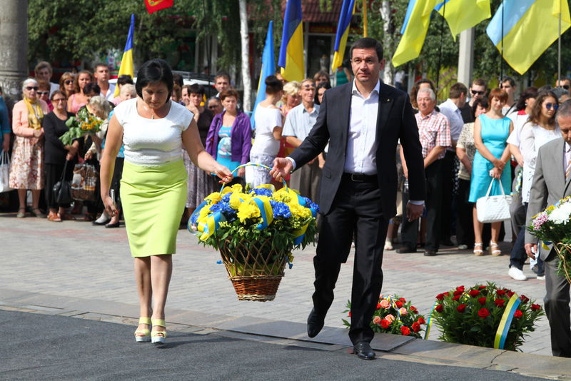 Запоріжці поклали квіти до пам’ятника Тараса Шевченка