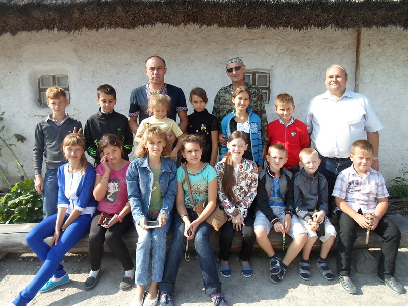 Дітей захисників України посвятили у козаки