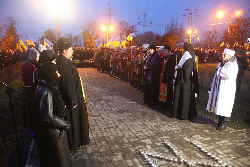 Запоріжці вшанували пам'ять жертв Голодоморів