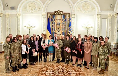 Президент нагородив жінок-воїнів із Запоріжжя