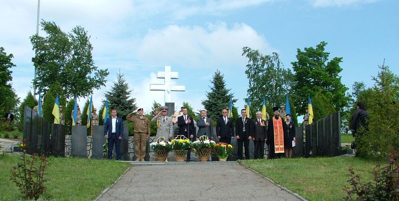 У селі Чапаєвка вшанували подвиг героїв війни та бійців АТО