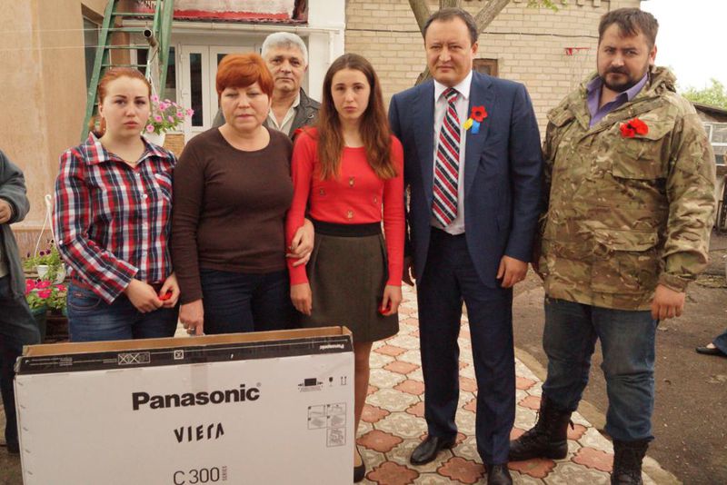 Сім'ї загиблих учасників АТО отримали подарунки від імені Президента України