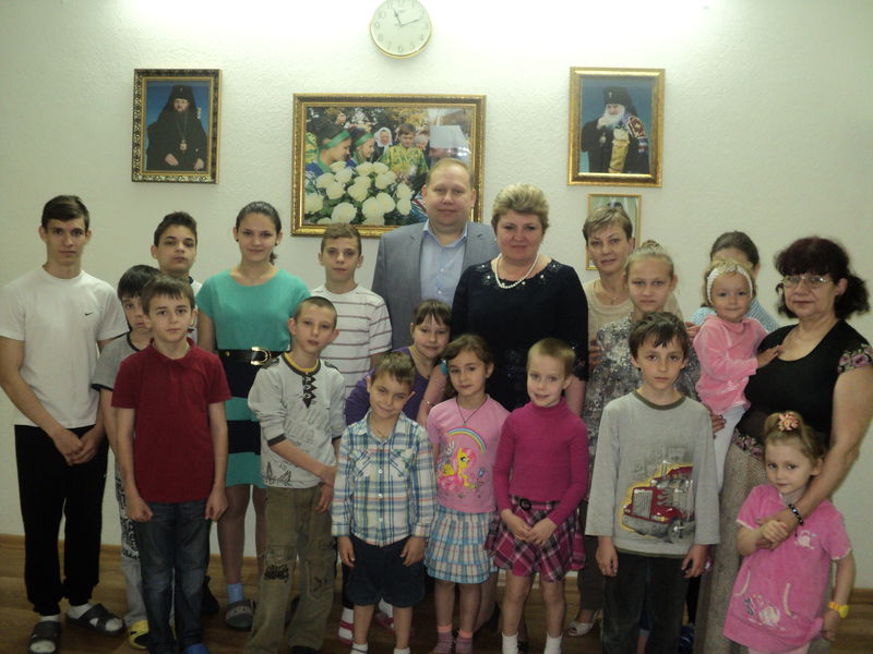 Вихованці Православного дитячого будинку отримали від обласної влади путівки на море   