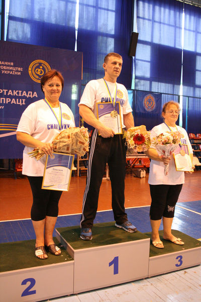 Переможці всеукраїнської спартакіади серед інвалідів праці отримали винагороди