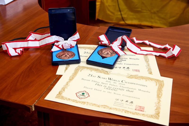 Запоріжці привітали земляків – переможців чемпіонату світу з сумо