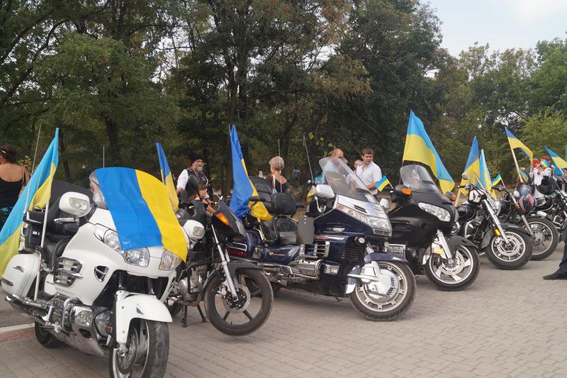Запоріжці підняли Державний Прапор на найвищий в Україні флагшток