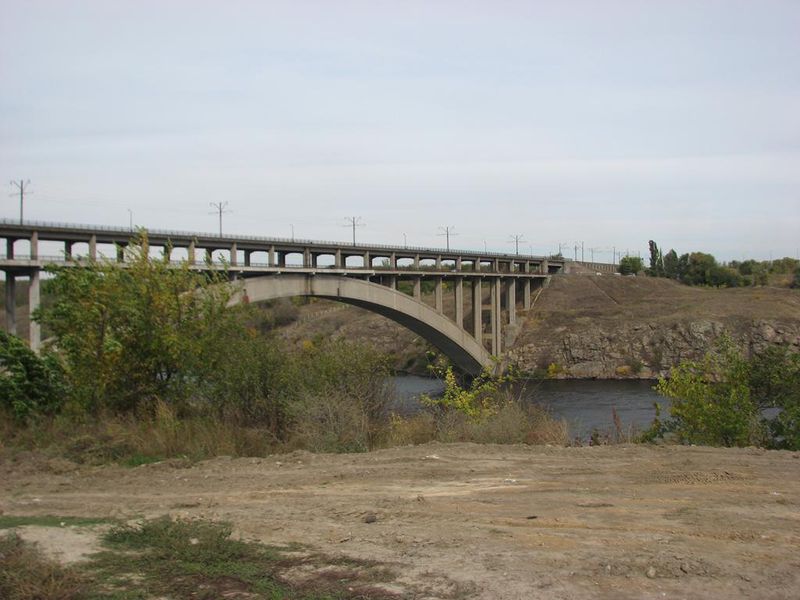На завершення будівництва мостового переходу через р. Дніпро у Запоріжжі Уряд надаватиме 500 млн. грн. щороку