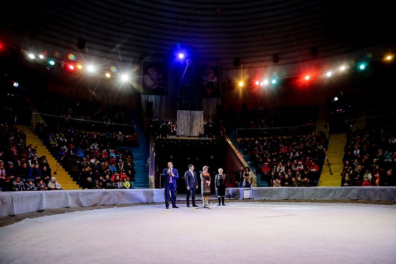 Більш ніж півтори тисячі малят відвідали Новорічну виставу в Запорізькому цирку