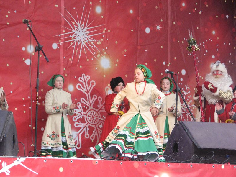 На головній сцені обласного центру лунає свято «Новорічна мрія» 