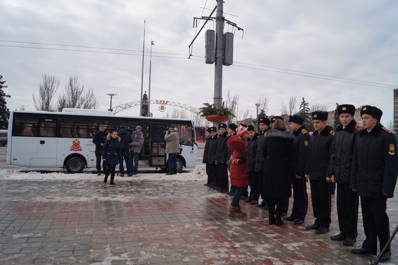 Костянтин Бриль вручив ліцею «Захисник» ключі від нового автобуса