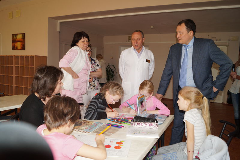 Перші четверо малюків із «сірої» зони Донбасу повернулися додому після призначення лікування в  Запоріжжі