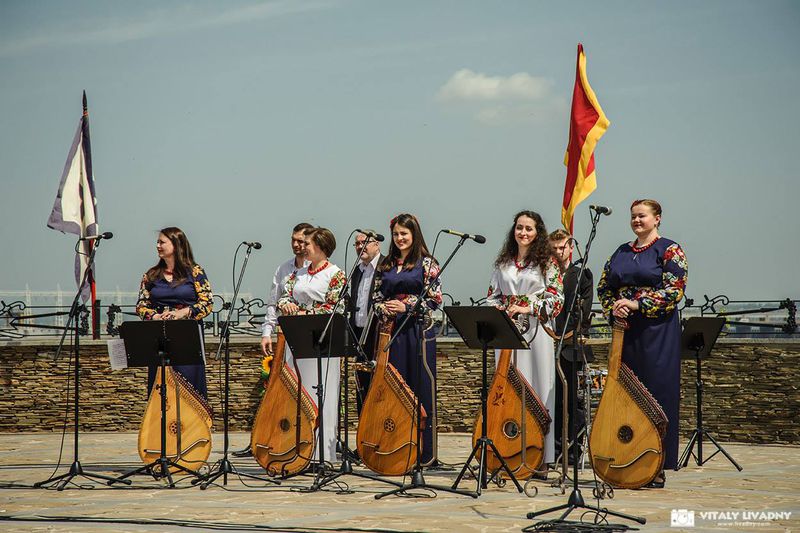 Туристичний сезон у Запоріжжі відкрився  концертом  бандуристів 