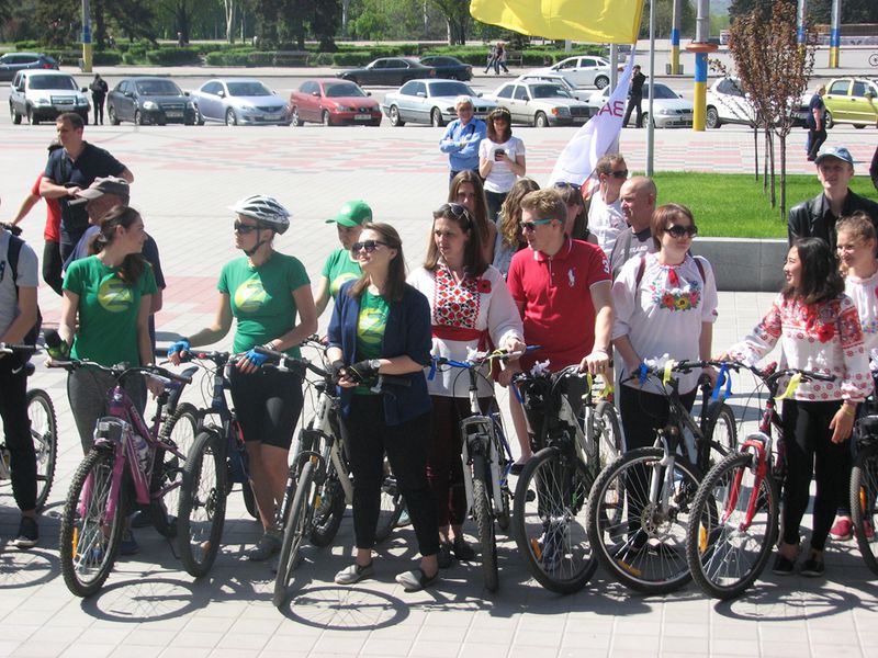 Велоестафета до Дня Перемоги об’єднала спортсменів, учнів та участників АТО