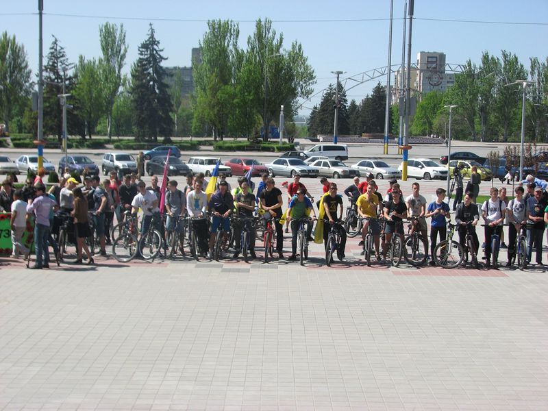 Велоестафета до Дня Перемоги об’єднала спортсменів, учнів та участників АТО