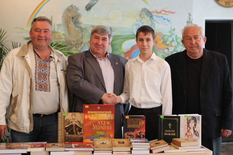 Перша козацька бібліотека розширює свою мережу