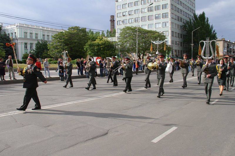 Духові та естрадні оркестри пройшли парадом вулицями  Мелітополя 