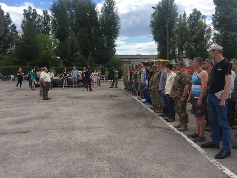 Запорізькі офіцери запасу поповнили лави Української армії