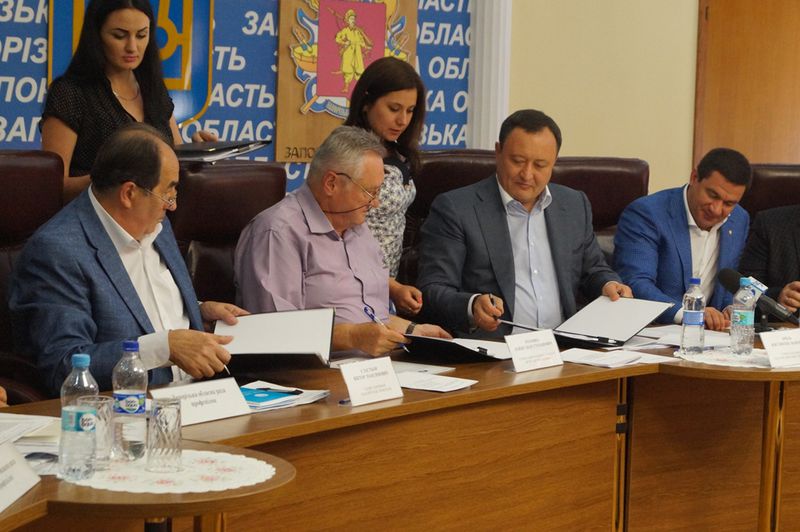 Влада, профспілки та роботодавці підписали одинадцяту Територіальну угоду