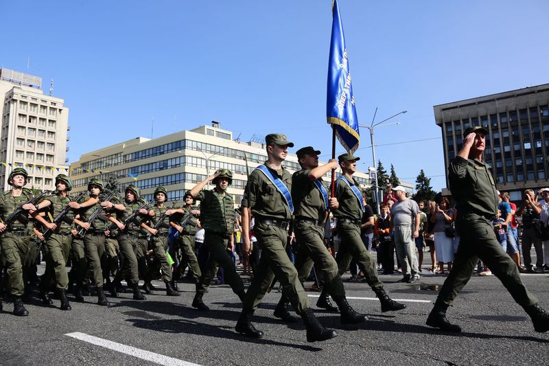 День Незалежності України запоріжці відсвяткували військовим парадом