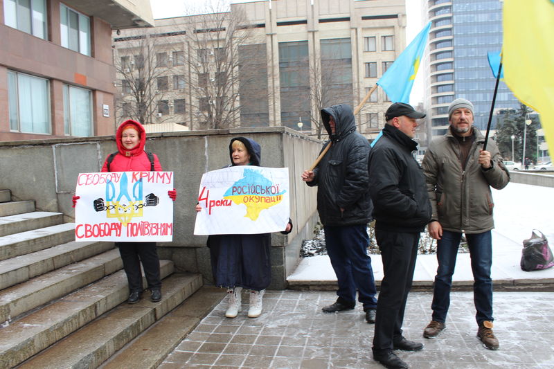 В Запоріжжі відбувся флешмоб «Україна - єдина! Крим – це  Україна!»