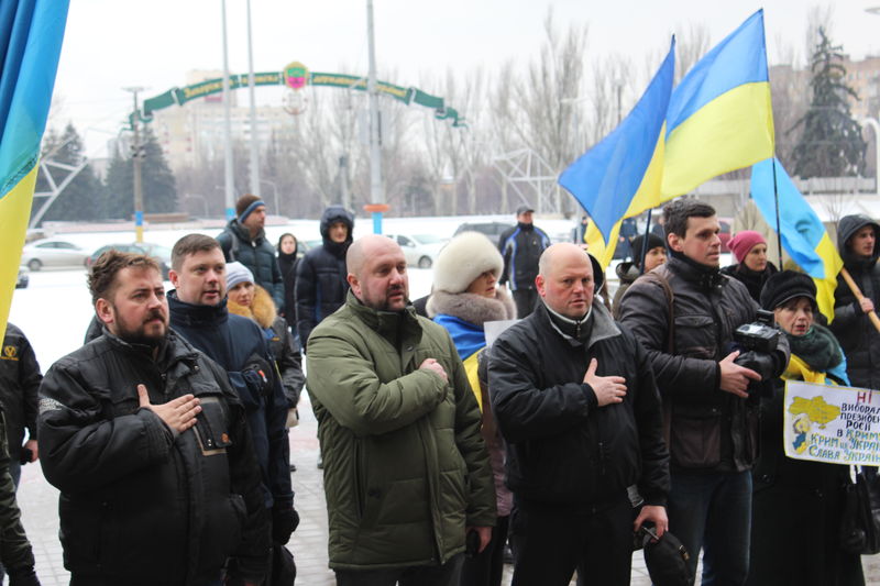 В Запоріжжі відбувся флешмоб «Україна - єдина! Крим – це  Україна!»
