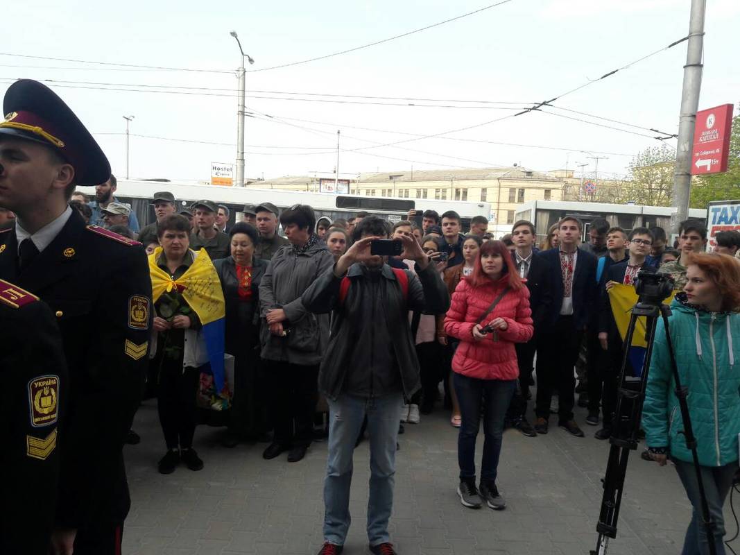 У Запоріжжі відкрито першу меморіальну дошку на честь Української революції