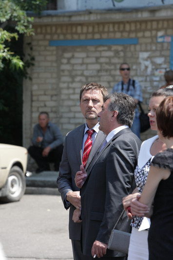 На мітингу з приводу введення в експлуатацію першої черги житлового будинку