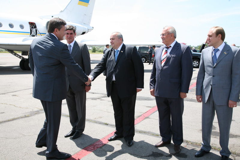 У Запоріжжі зустріли Президента України Віктора Януковича