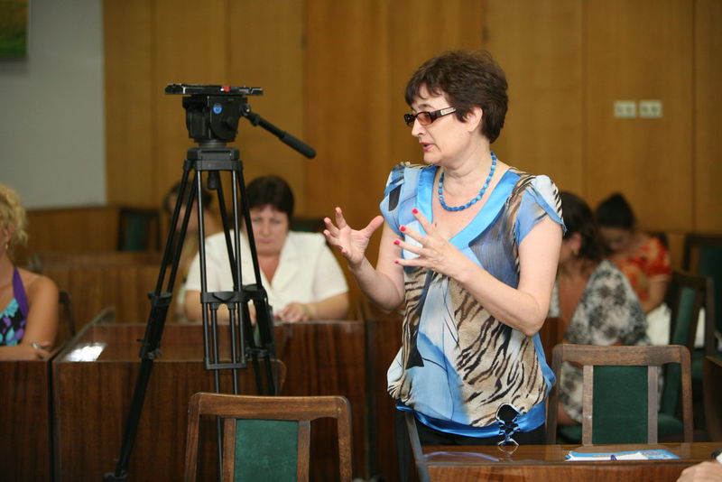 Представник громадської організації «Вікторія» висловлює думки щодо впровадження індивідуального опалення у будинки