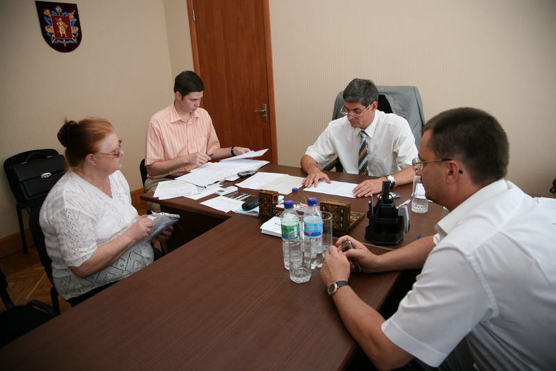Голова облдержадміністрації Борис Петров проводить прийом громадян