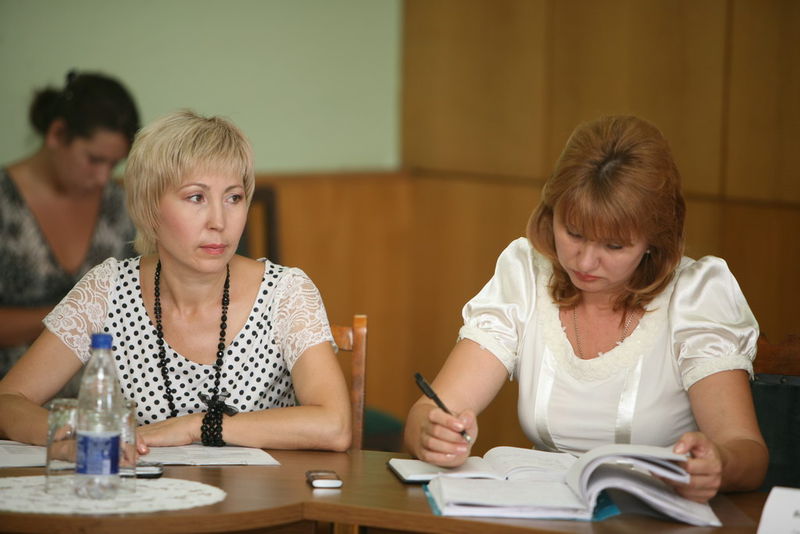 учасники обговорення нових положень Розділів ІII, ІV проекту Податкового Кодексу України «Оподаткування прибутку підприємств та доходів фізичних осіб»