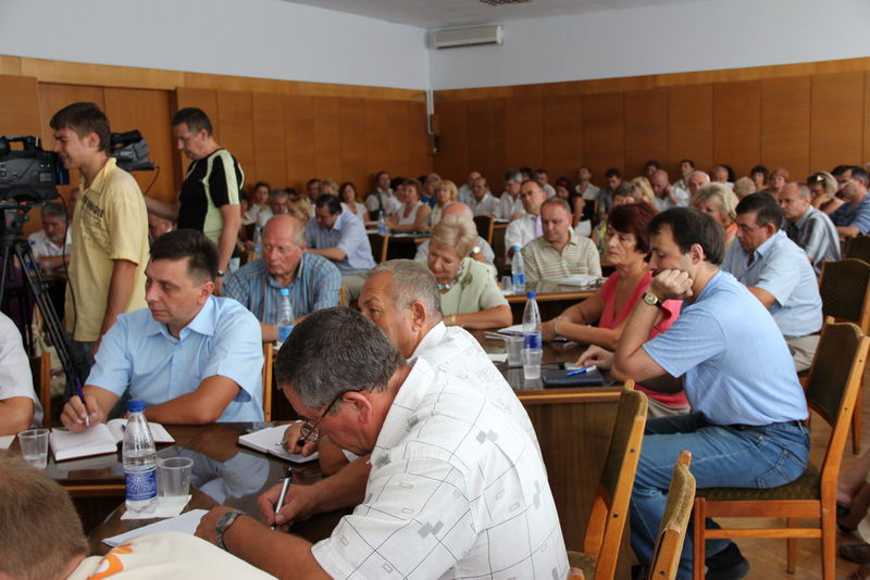 Учасники зустрічі обласної влади з представниками профспілок