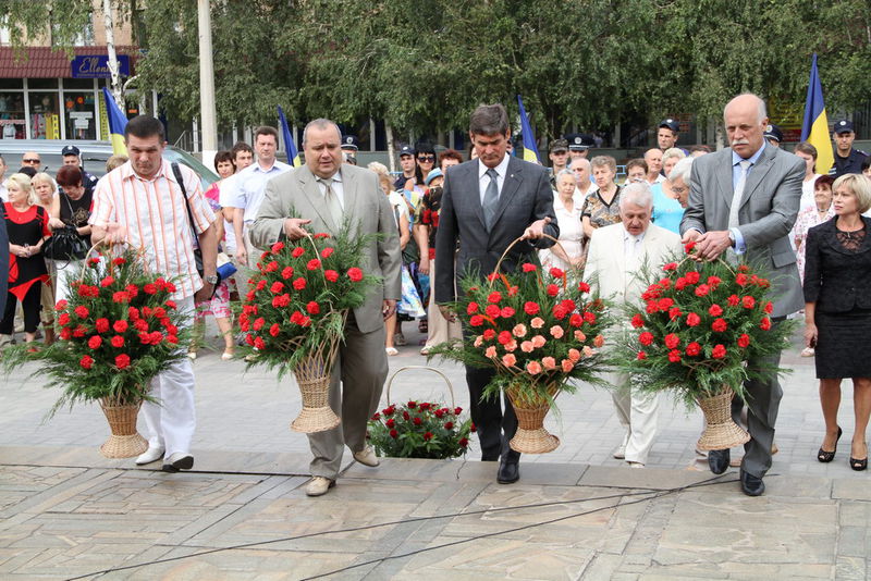 Квіти від голови облдержадміністрації Бориса Петрова