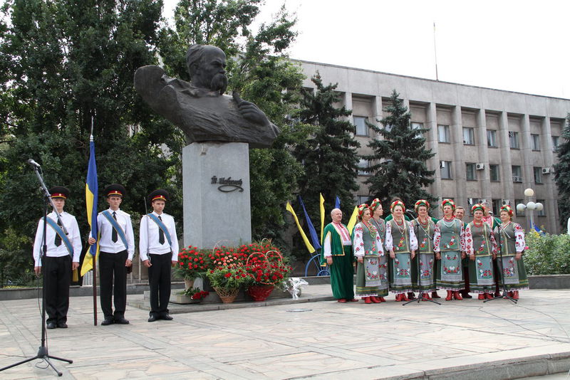 Пам’ятник співця української волі Тараса Шевченка у Запоріжжі