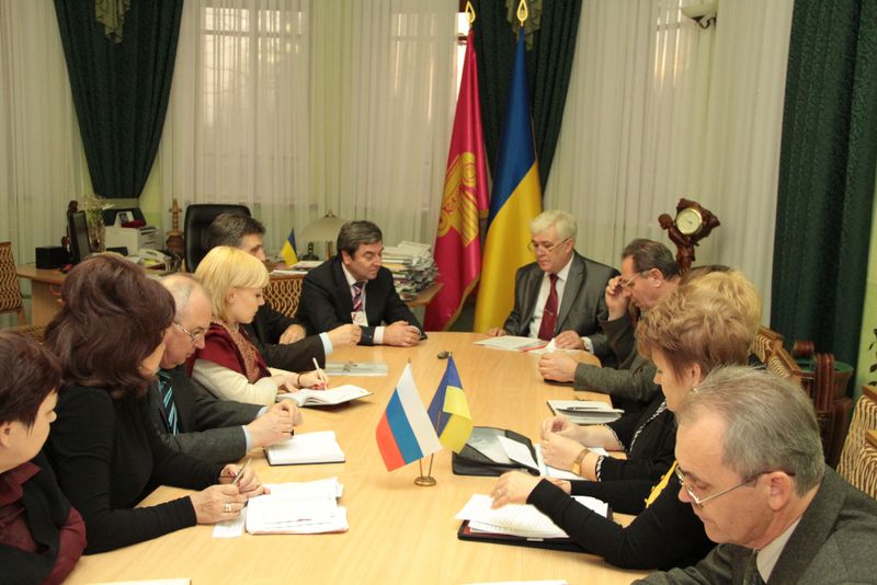 Тюменський і Запорізький виші підписали угоду про співпрацю