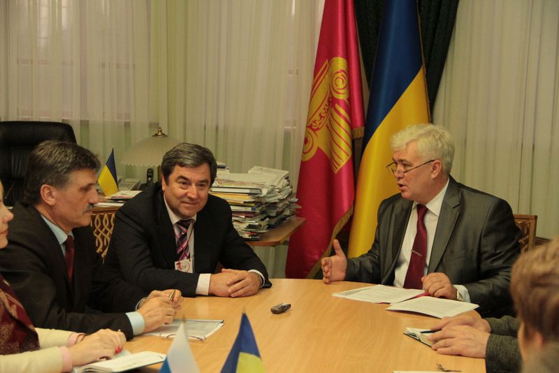Тюменський і Запорізький виші підписали угоду про співпрацю