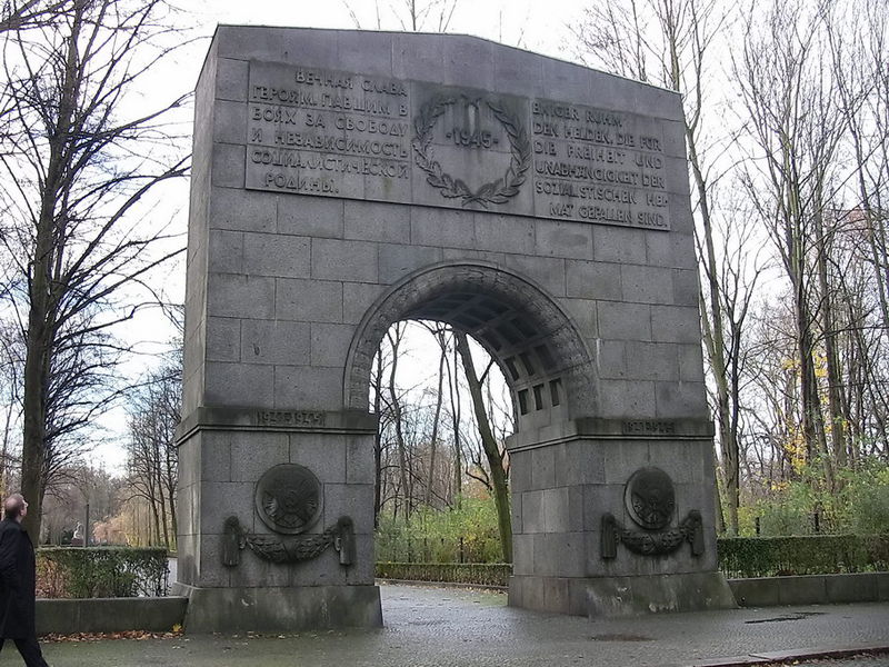 Меморіал радянським воїнам у парку Тергартен