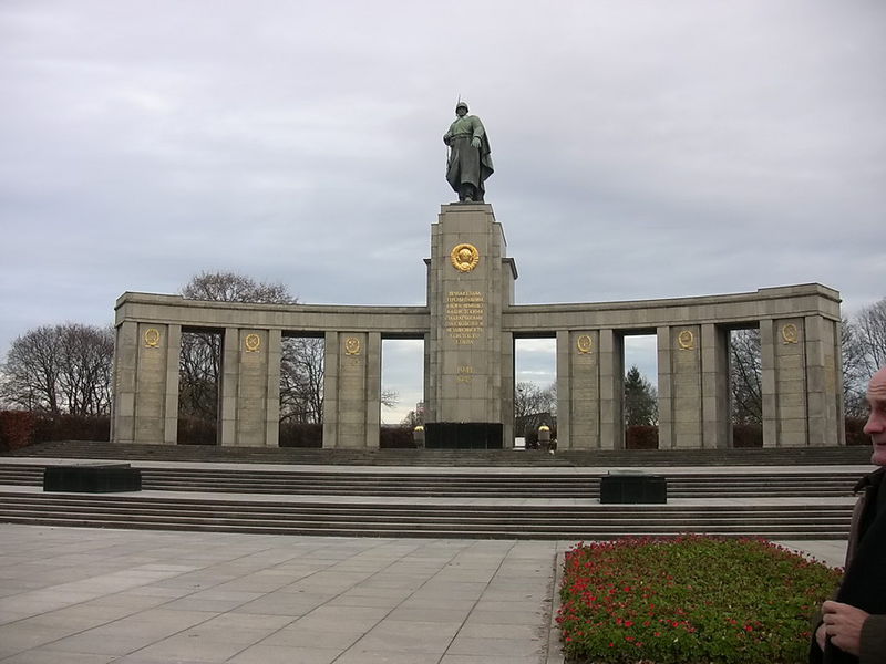 Меморіал радянським воїнам