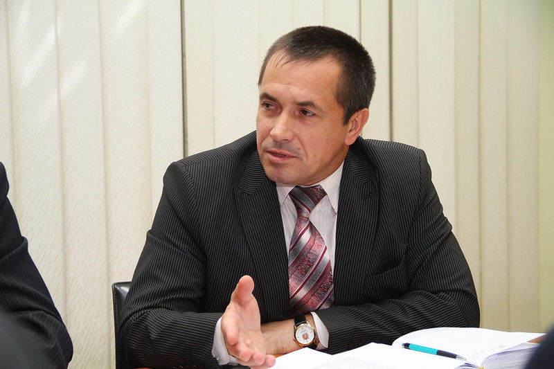 Начальник головного фінансового управління ОДА Сергій 
Медвідь